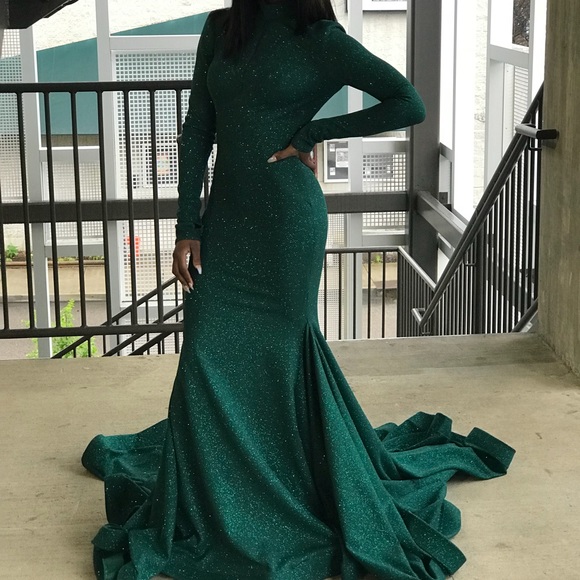 I am selling my Jovani prom dress. - Picture 7 of 8